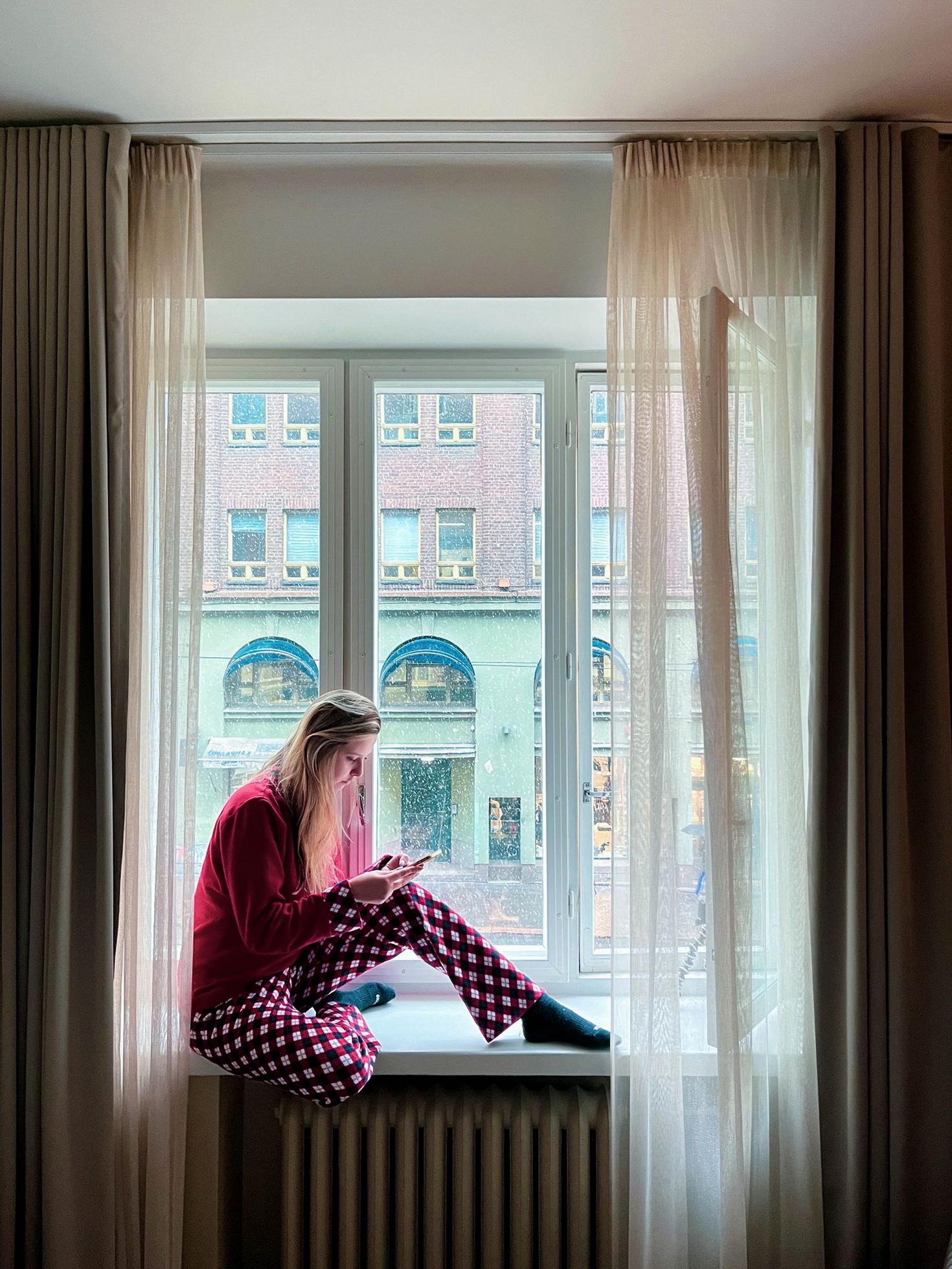 Ikkunanäkymä Helsinkiin