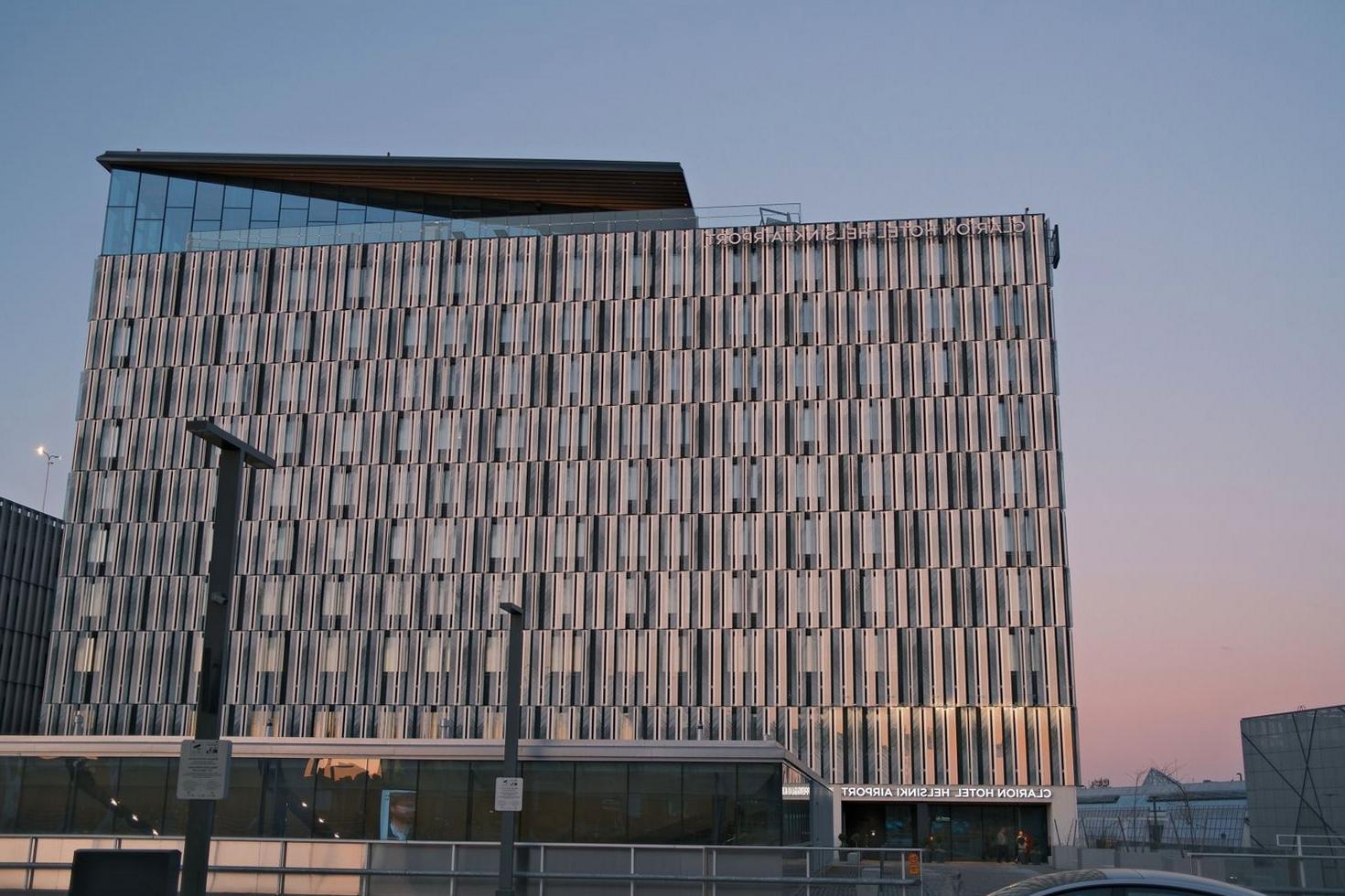 Helsingin arkkitehtuuria illalla